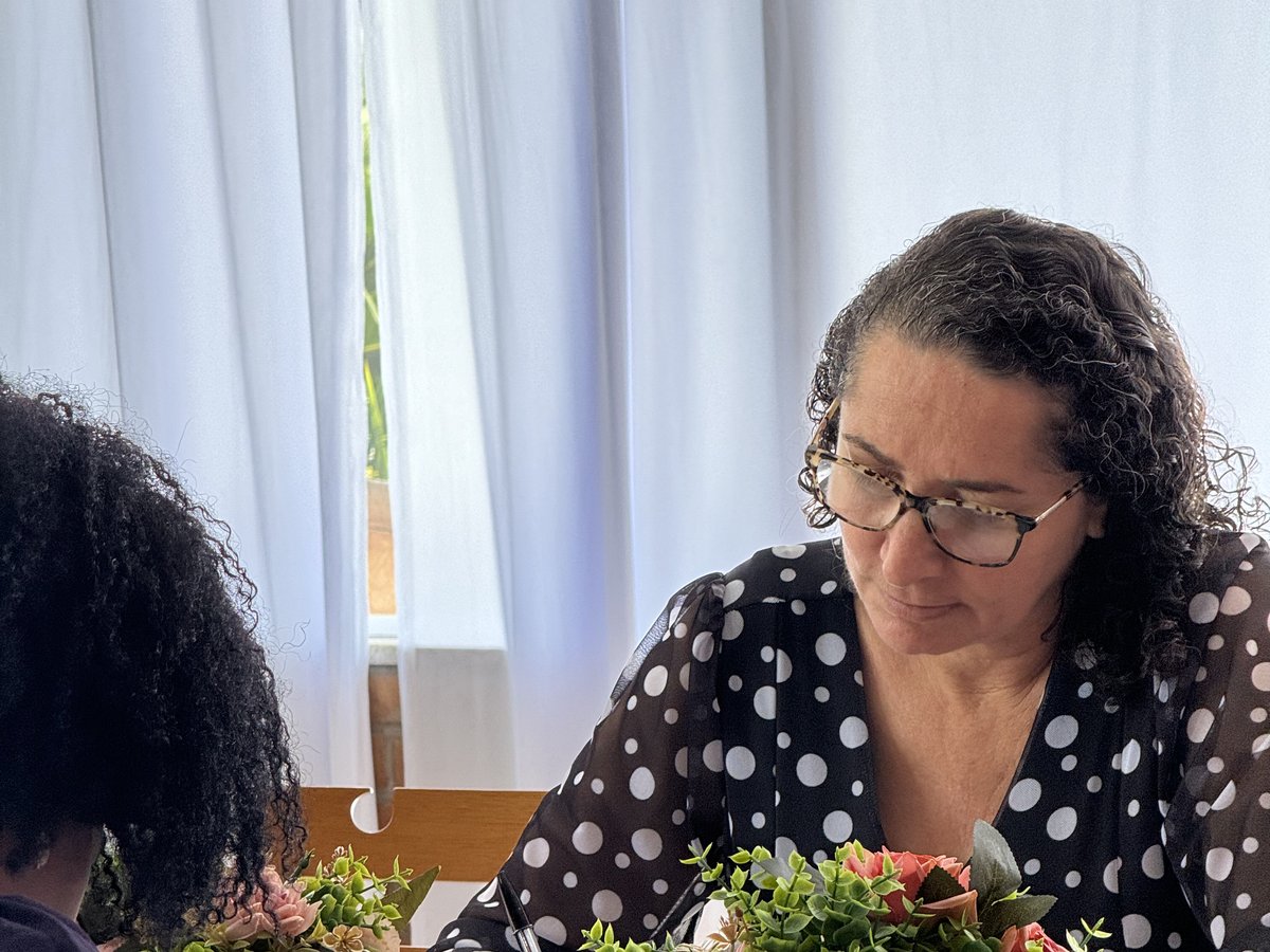 A conversa, na mesa