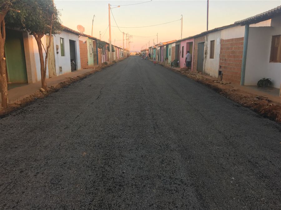 Rua asfaltada pela ZGC em Itaguaçu da Bahia — obra pública