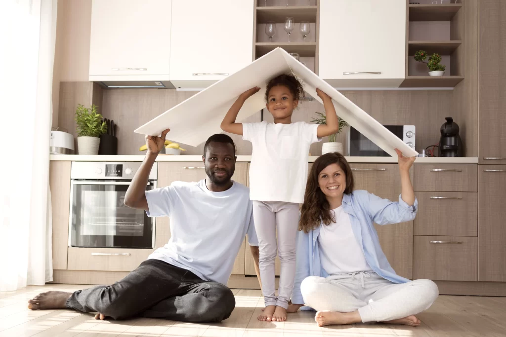 Moradias Inteligentes-Família Feliz-Setor das Mansões